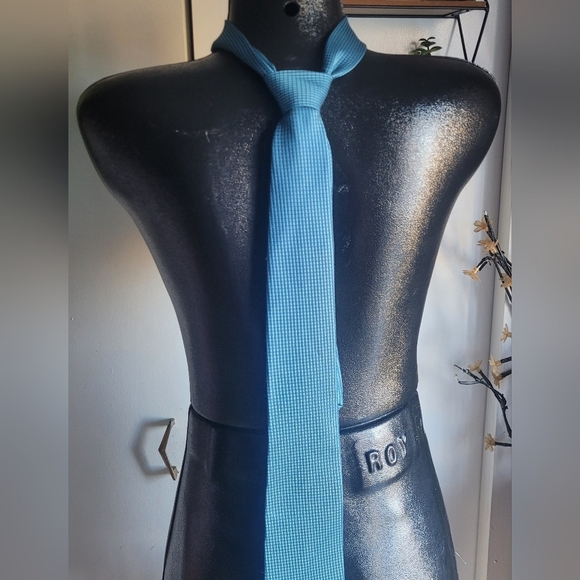 Van Heusen Blue Silk Tie - Picture 1 of 4
